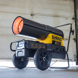 DEWALT 140K BTU Forced Air Kerosene Heater image 2