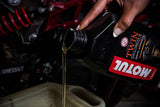 Motul Twin Synthetic Gear & Chaincase Motorcycle Oil, 946-mL image 3